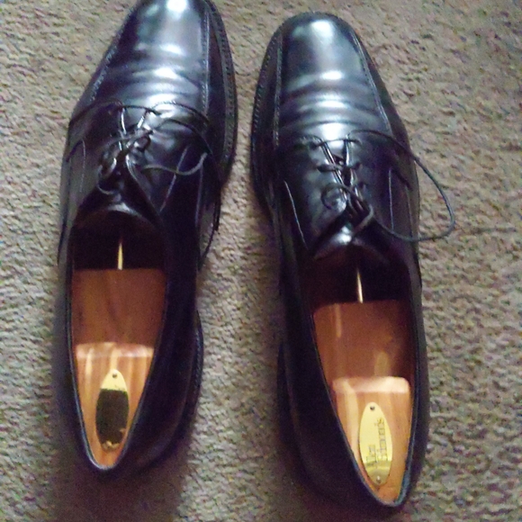 Allen Edmonds dress shoes with shoe trees main image 4
